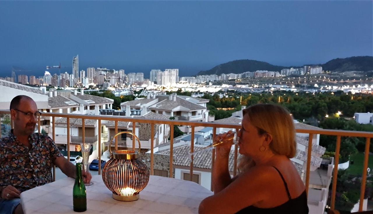 2 Bed Penthouse Apartment - Sea Views - Sleeps 4 Finestrat Kültér fotó