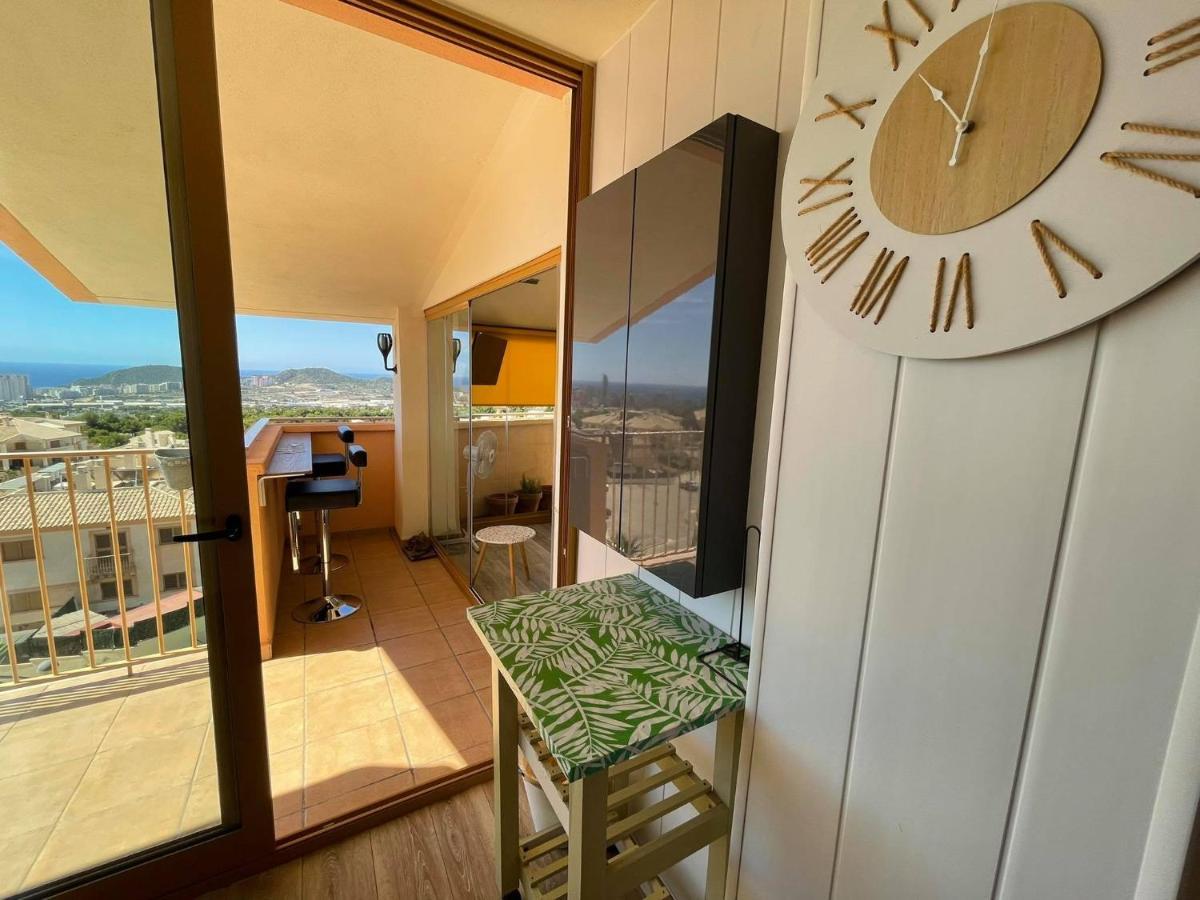 2 Bed Penthouse Apartment - Sea Views - Sleeps 4 Finestrat Kültér fotó